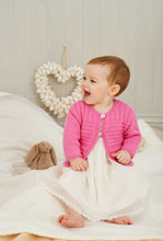 Load image into Gallery viewer, https://images.esellerpro.com/2278/I/108/963/king-cole-baby-book-6-extra-photos-6.jpg