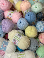 Load image into Gallery viewer, 4 Ply Yarn Mystery Box Bundle 1KG to 5KG