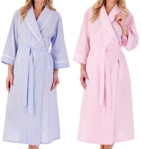 Slenderella Ladies Seersucker Stripe Robe with Easy Fasten Poppers (2 Colours)