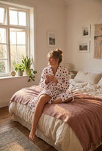 Load image into Gallery viewer, Slenderella Ladies Luxurious Star Print Soft Fleece Dressing Gown (Cream or Purple)