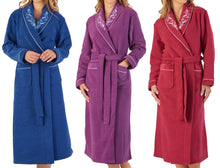 Load image into Gallery viewer, Slenderella Ladies Shawl Collar Boucle Fleece Dressing Gown (3 Colours)