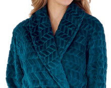 Load image into Gallery viewer, Slenderella Ladies Chevron Fleece Wrap Dressing Gown (3 Colours)