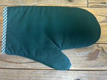 Load image into Gallery viewer, Green &amp; White Gingham Quilted Cotton Oven Glove Gauntlet