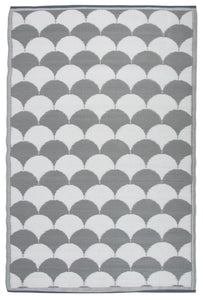 Outdoor Garden Rug Reversible & Waterproof Scallop Design (121cm x 180cm)