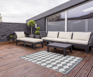 Outdoor Garden Rug Reversible & Waterproof Scallop Design (121cm x 180cm)