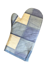 Load image into Gallery viewer, British Made Checked Gauntlet Oven Mitt (3 Colours)