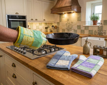 Load image into Gallery viewer, British Made Checked Gauntlet Oven Mitt (3 Colours)
