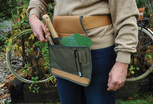 https://images.esellerpro.com/2278/I/146/372/GT04-garden-gardening-adjustable-tool-belt-apron-khaki-green-2.jpg