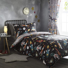 Load image into Gallery viewer, Spaceman Toddler Duvet Set