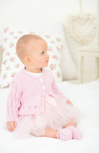 Load image into Gallery viewer, https://images.esellerpro.com/2278/I/204/862/king-cole-baby-book-4-2.jpg