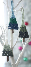 Load image into Gallery viewer, https://images.esellerpro.com/2278/I/159/923/king-cole-christmas-crochet-book-4-four-11.jpg