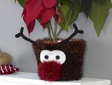 Load image into Gallery viewer, https://images.esellerpro.com/2278/I/170/142/king-cole-christmas-knits-book-6-design-5.jpg