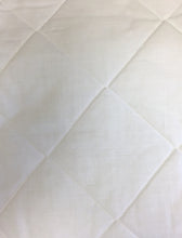 Load image into Gallery viewer, https://images.esellerpro.com/2278/I/188/025/quilted-waterproof-mattress-protector-close-up.jpg